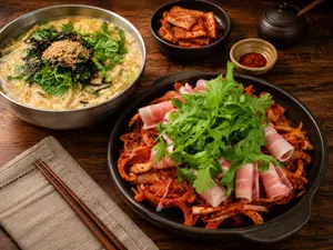 アジュメウンゴンジュカルグクスチュクミグイ チナン店
