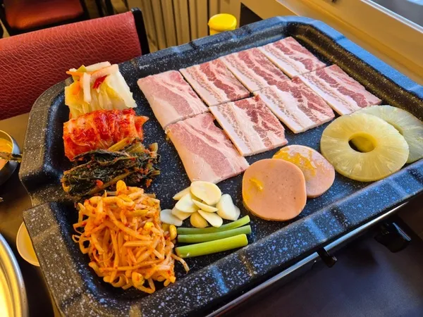 ユクパル食堂 シルリムビョルビッ通り店の写真3