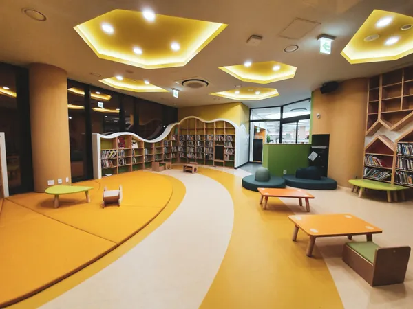 ソチョ区立ヤンジェ図書館の写真2