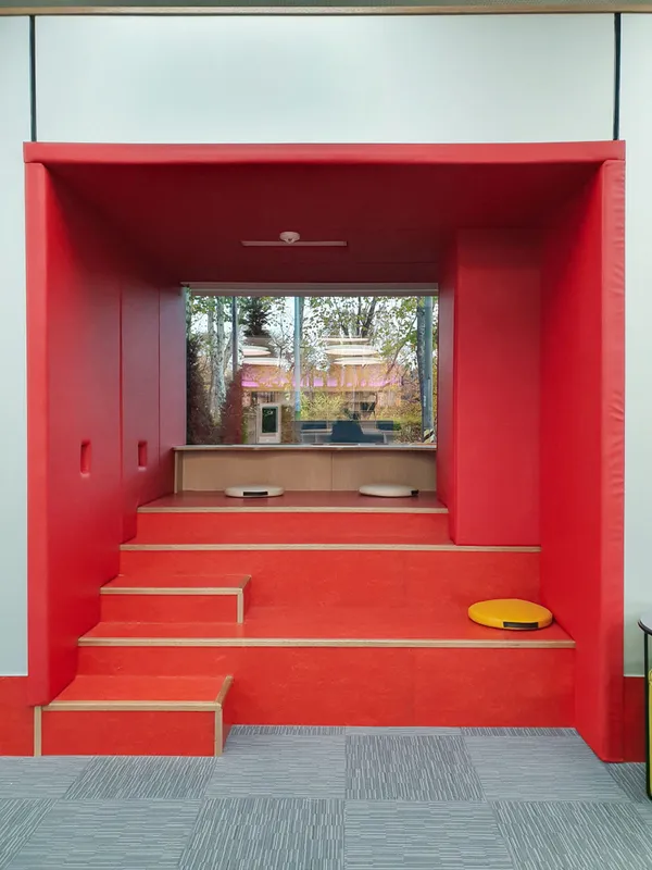 ソチョ区立ヤンジェ図書館の写真4