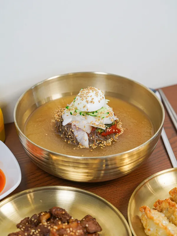 수유골목냉면 먹골점の写真3