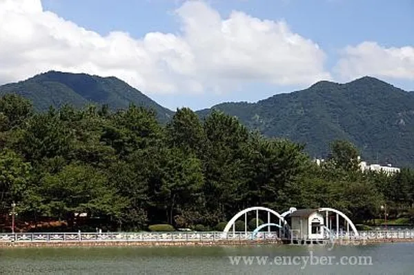 ヨンジ公園（ヨンジ湖水公園）