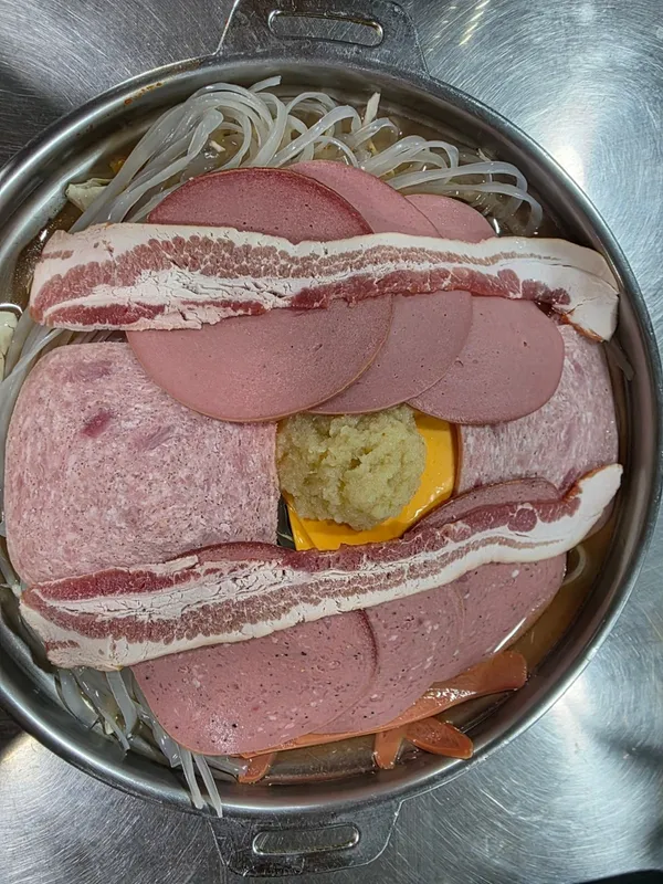 チャンヒョクミンのプデチゲ ノンヒョン店の写真2