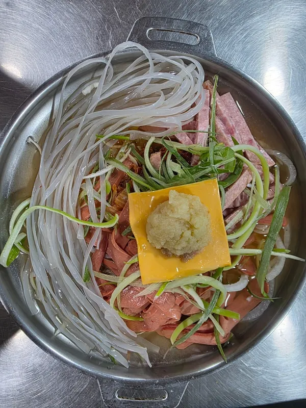 チャンヒョクミンのプデチゲ ノンヒョン店の写真3
