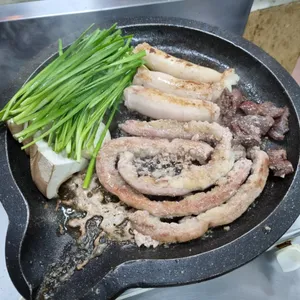 クイル食堂 本店