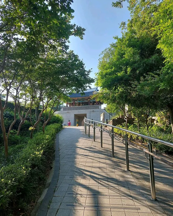 トンネウプソンジ