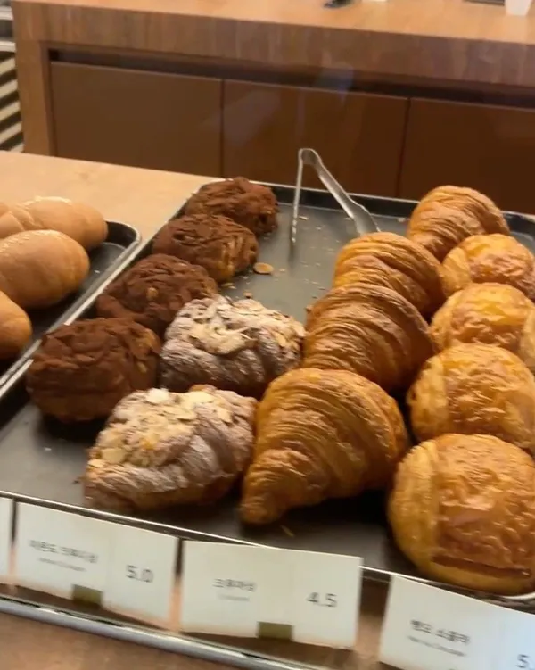 ピグメンツ ウルチロ入口店の写真3