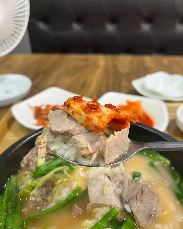 돈마루돼지국밥の写真3