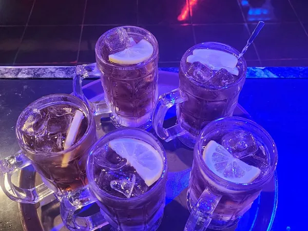 ニュヨク7080ライブカフェ