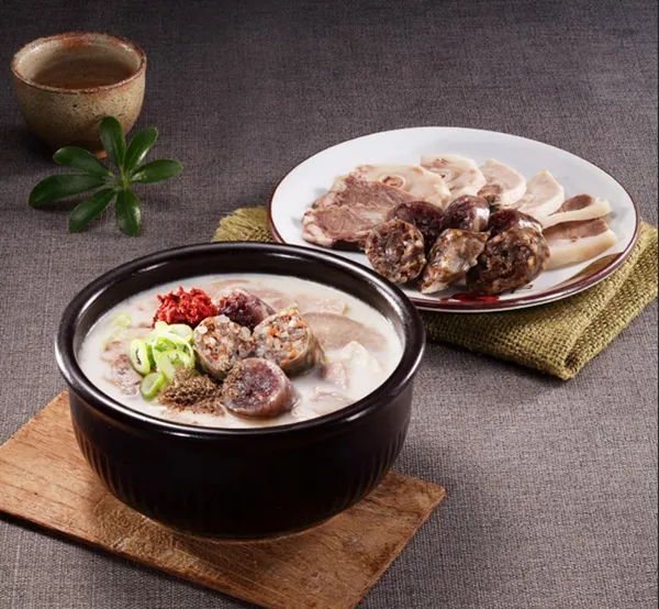 신의주찹쌀순대 안국역점の写真4