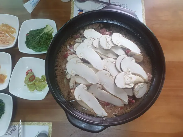 ヘインサ ペンニョンガゲ コバウ食堂の写真5