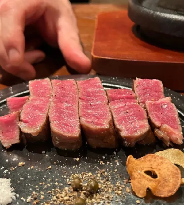 KOBE STEAK 青斜塔 by 精肉店Nick
