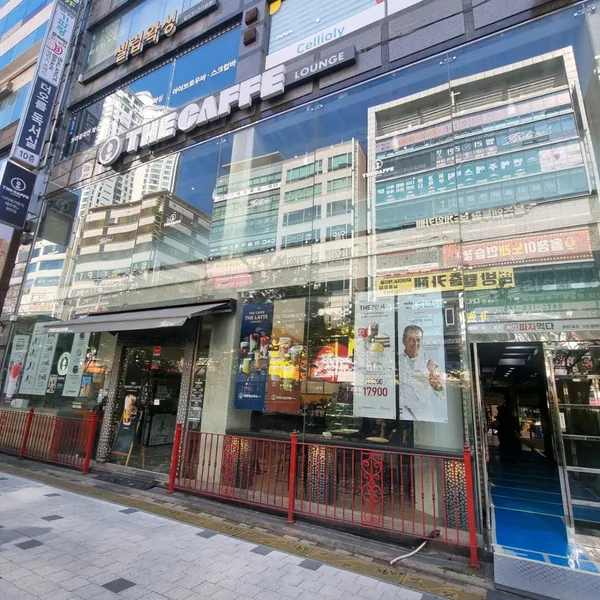 ザカフェラウンジXペルケノ トンタン店の写真2