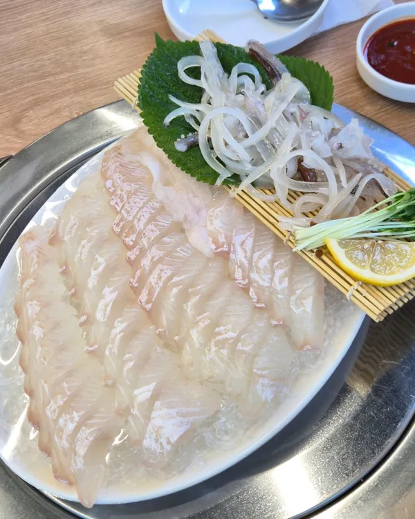 ソクチョオジンオオ市場 ピョンジョム店の写真2