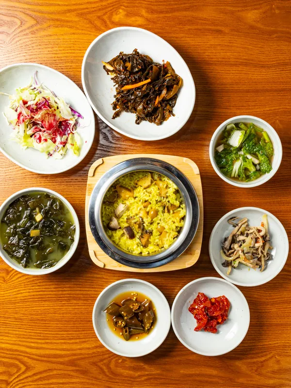 남북식당 은영씨의 꽃피는 바다