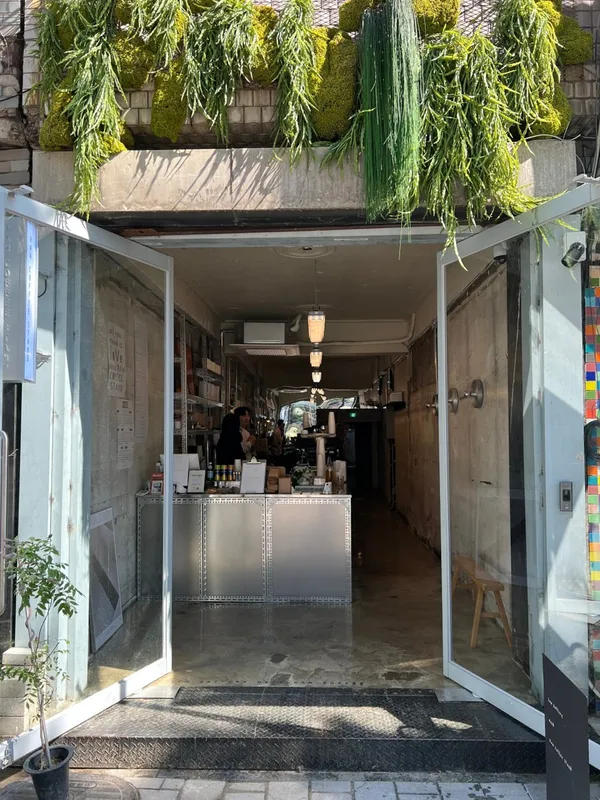 ロー コーヒースタンド ウルチロ店の写真2