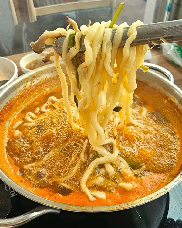 ミダムカルグクスの写真2