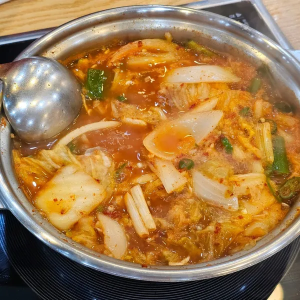 24シジョンジュミョンガコンナムルクッパ マンドク店