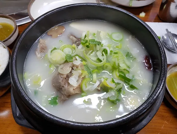 왕골남서문장작불곰탕 본점 사진 3