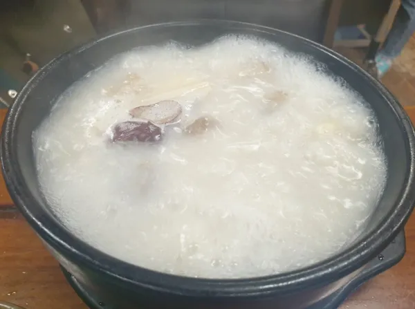 왕골남서문장작불곰탕 본점 사진 5