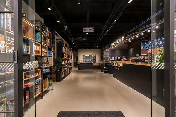 ボードゲームカフェ レッドボタン トンソンロ店