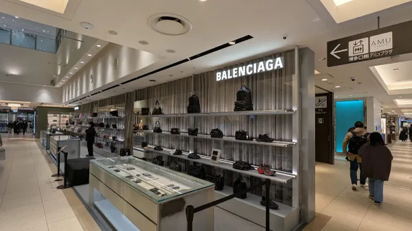 BALENCIAGAの写真3
