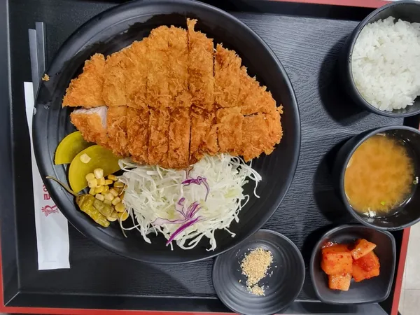 ロイヤルスジェトンカツの写真3