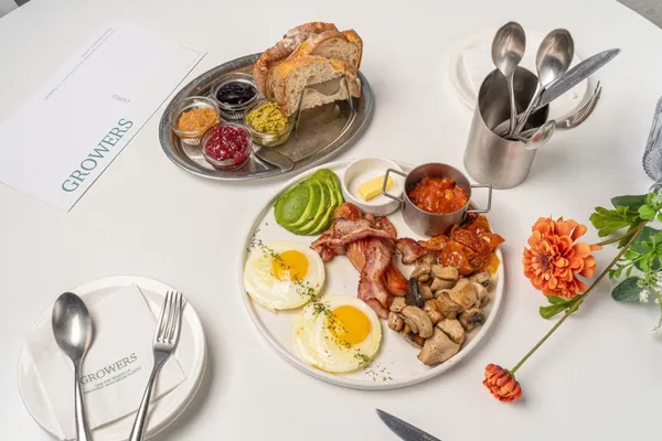 グロアース