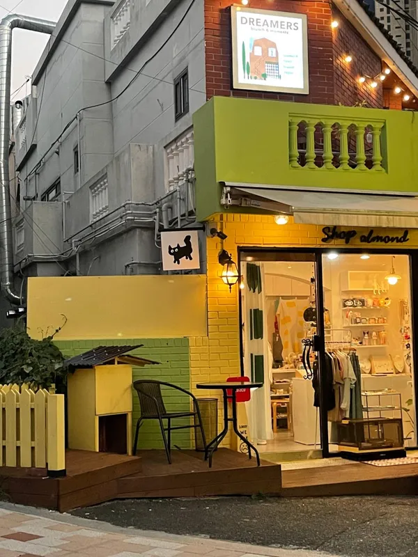 ショップアーモンド ヘリダンギル店の写真3