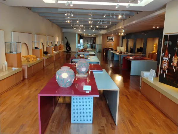Gallery of Kyoto Traditional Arts & Crafts