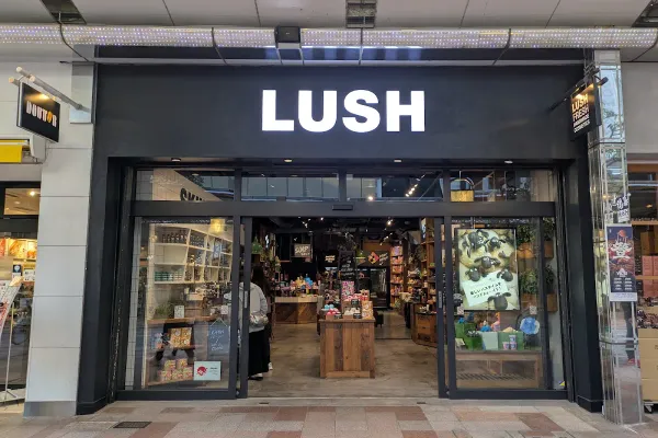 LUSHの写真4