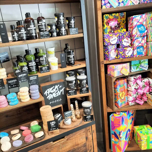 LUSHの写真3