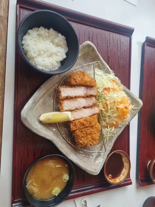 돈카츠타로 차탄점の写真4