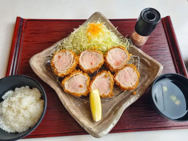 돈카츠타로 차탄점の写真2