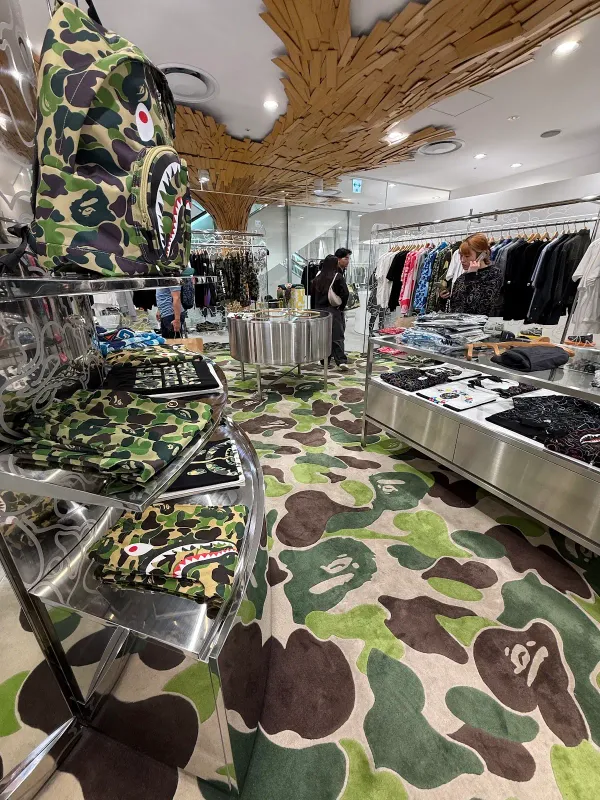 BAPE STORE® ドーバー ストリート マーケット ギンザの写真2