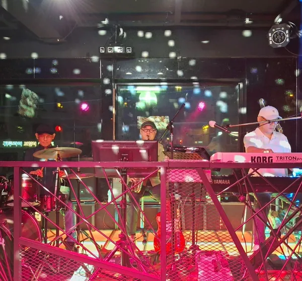 8090チョンチュンスタライブの写真2