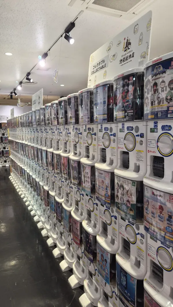 ガシャポンのデパート池袋総本店の写真3