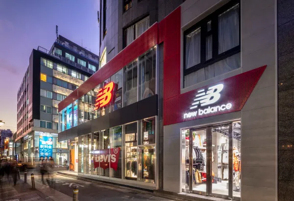 New Balance Fukuoka Storeの写真3