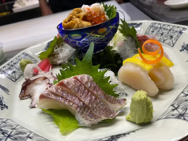 魚屋直営地魚食堂 魚まるの写真3