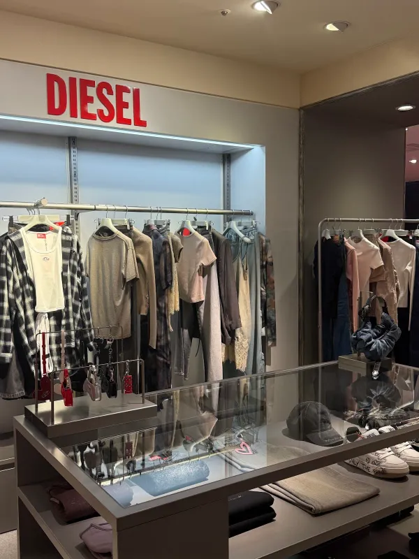 DIESEL 大丸梅田店 (MENS)の写真2