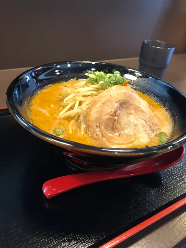 미소 돈코쓰 라멘 마루の写真3