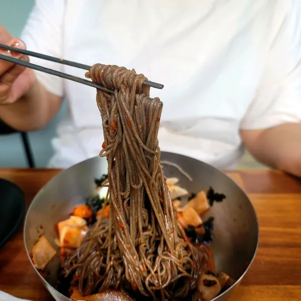 숲속의빈터방동막국수