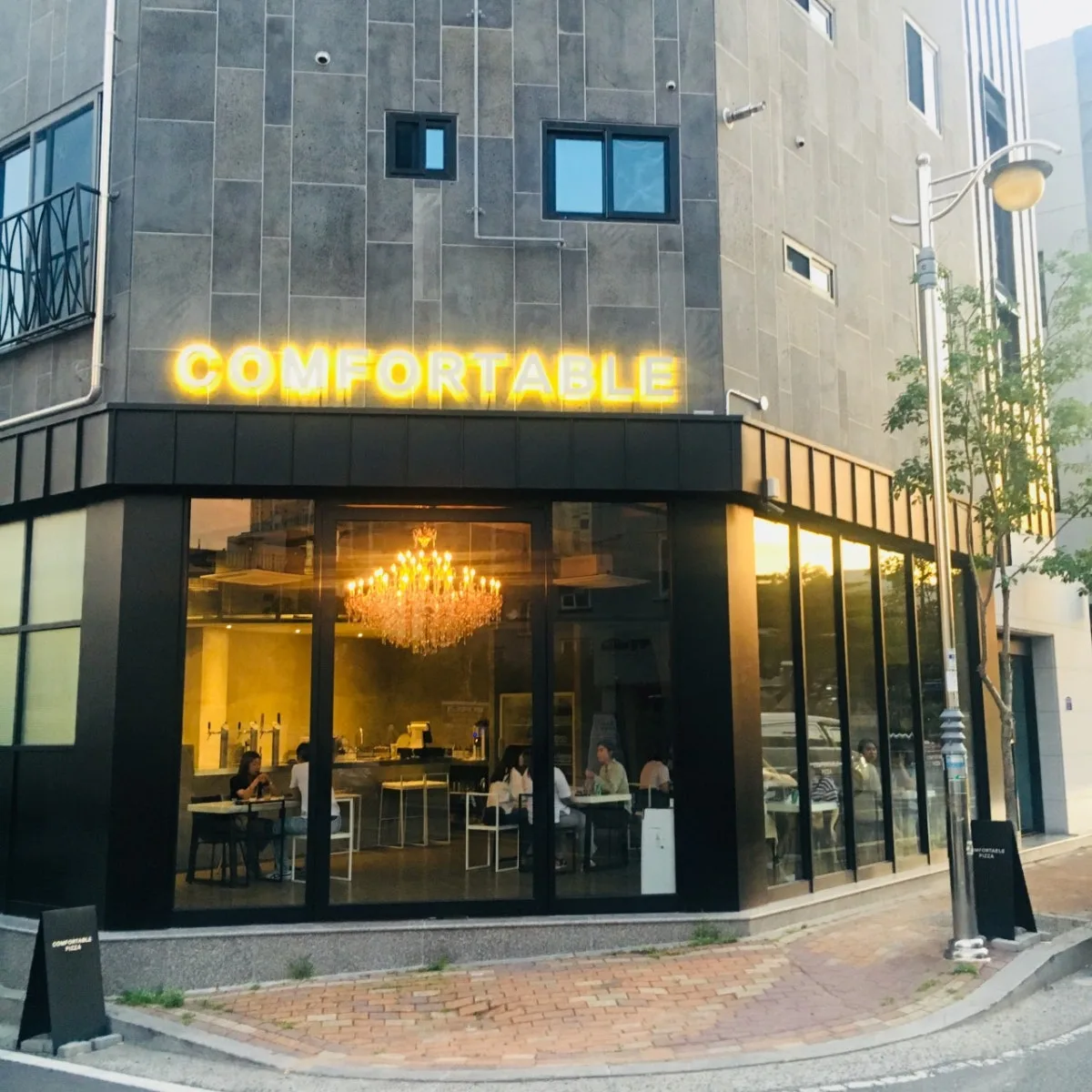 コンフォータブル ピザのメイン写真
