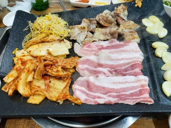 ヨンシム食肉食堂の写真2