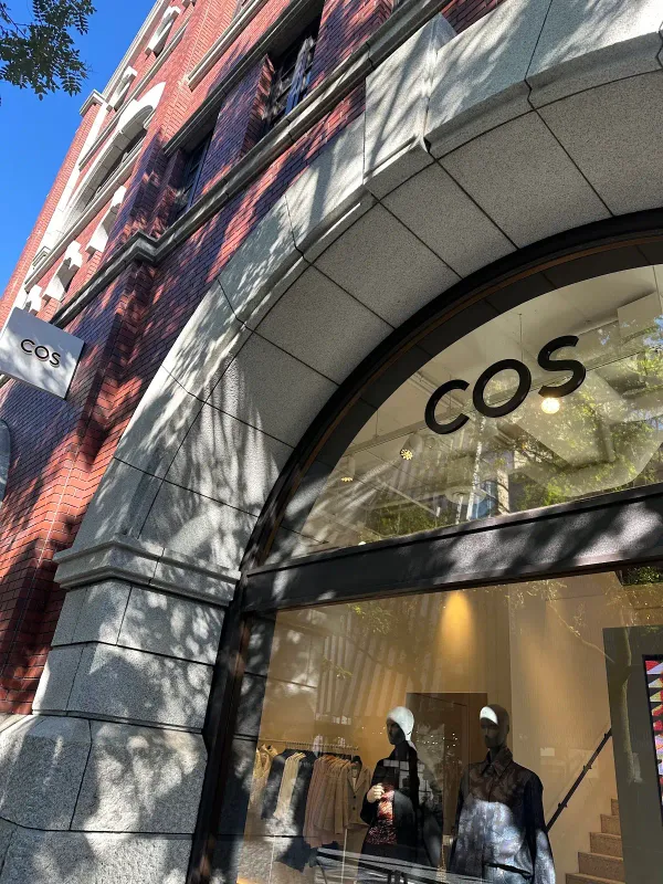 COS 青山店の写真2