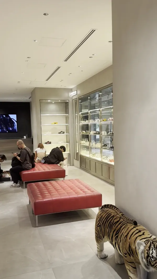 オニツカタイガー NU茶屋町の写真2