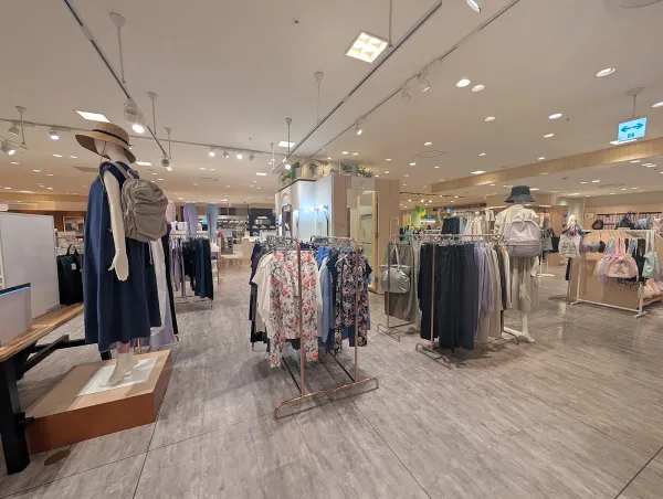 チャコット ハカタ ハンキュウ店の写真2