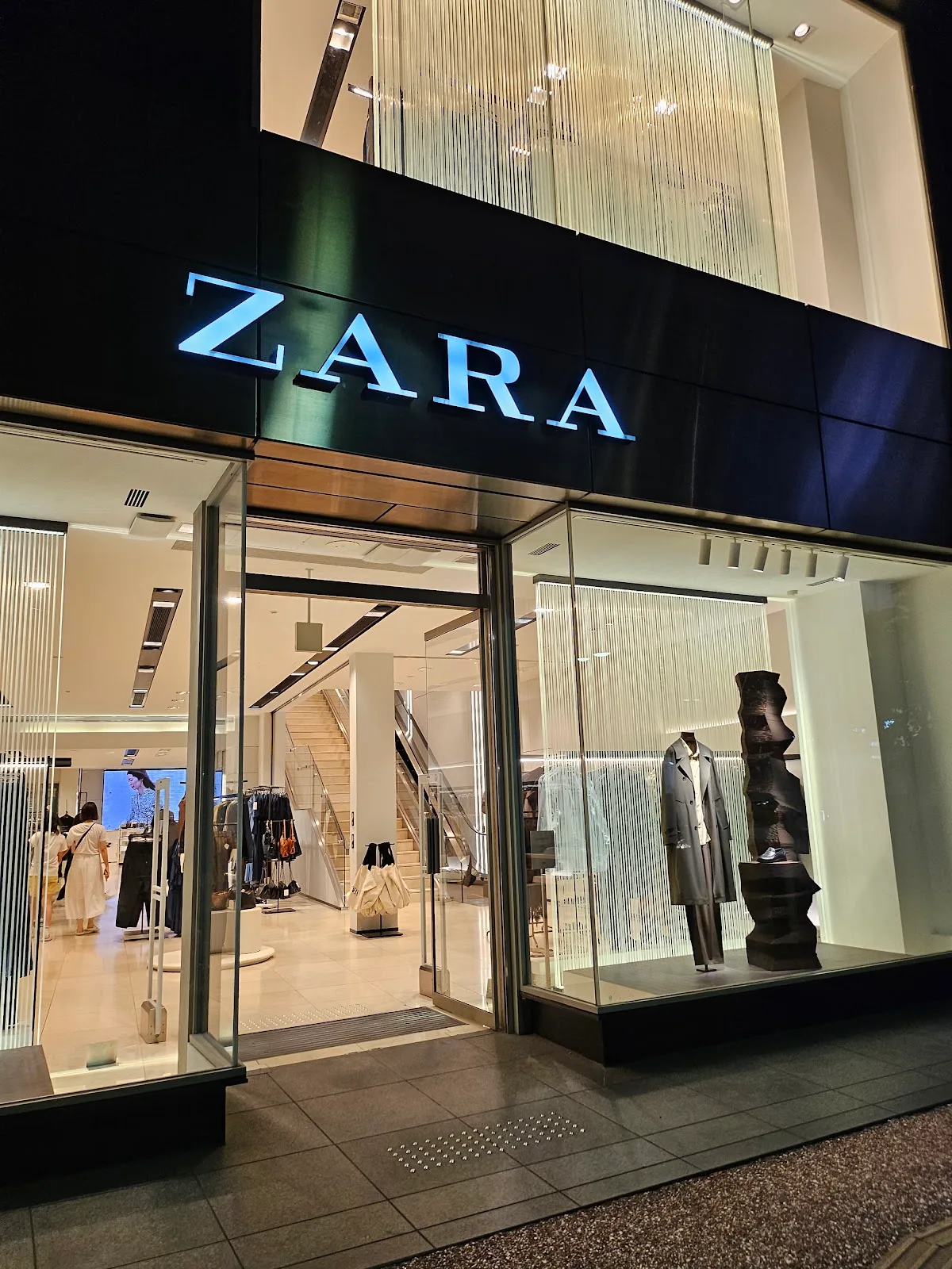 ZARA 福岡天神西通り店のメイン写真