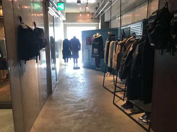 UNDERCOVER nagoyaの写真2