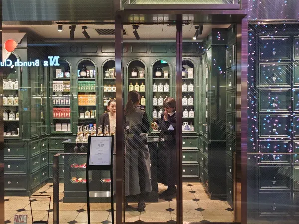 Officine Universelle Buly Nihonbashi Storeの写真3